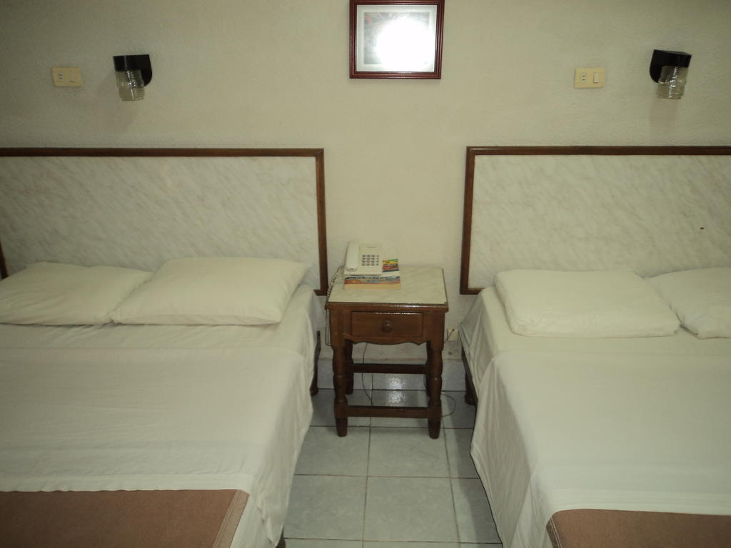 Hotel Kuraica Ciudad Obregón Стая снимка